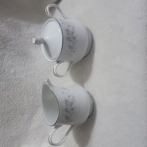 Vintage Carlion Fine China Creamer & Sugar Bowl With Lid